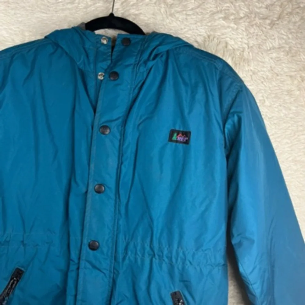REI‎ Girls Jacket Teal Blue Zip Pockets Snap Buttons Hooded Long Sleeve M 8/10
